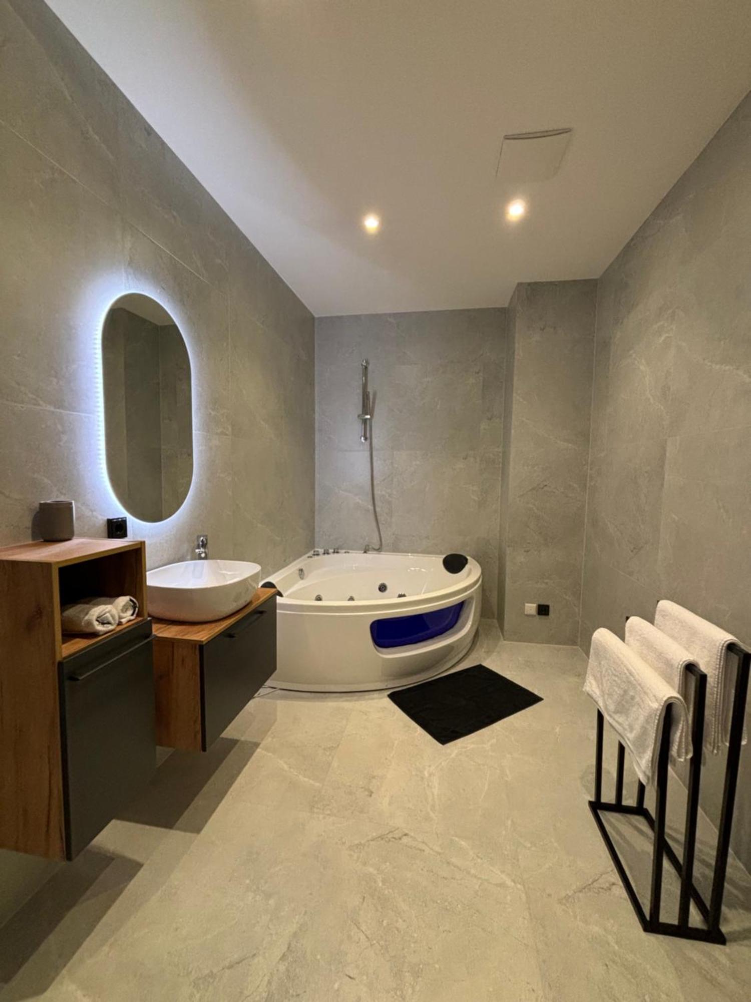 Luxus Apartment Mit Whirlpool In Kiel Dış mekan fotoğraf