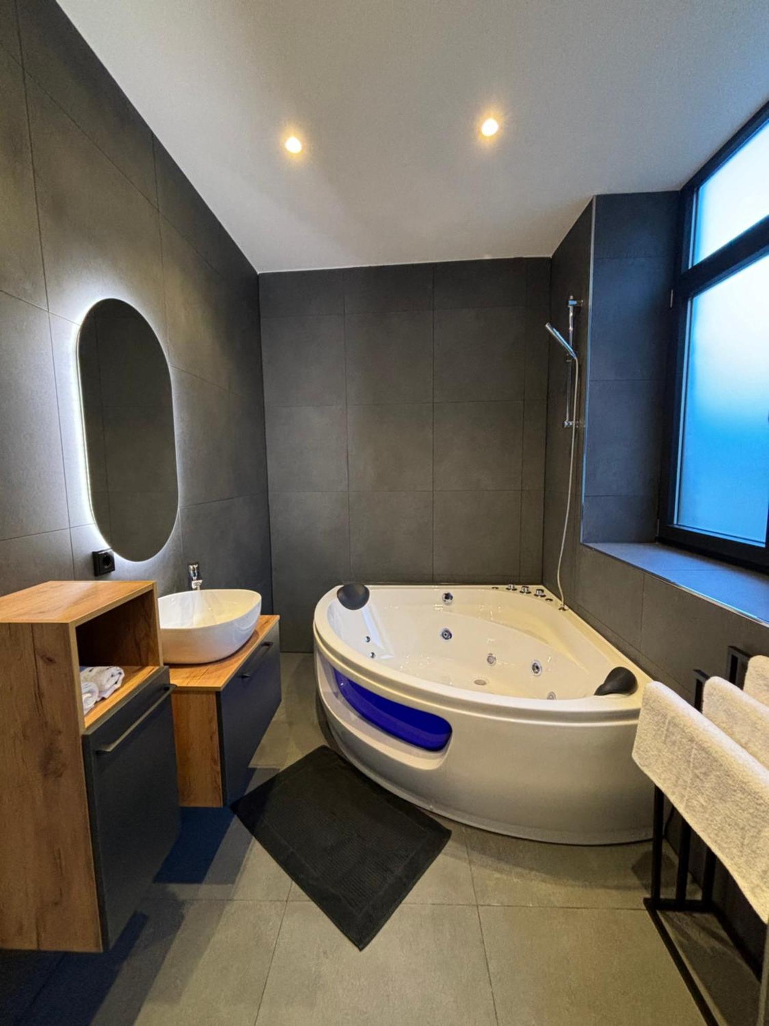 Luxus Apartment Mit Whirlpool In Kiel Dış mekan fotoğraf