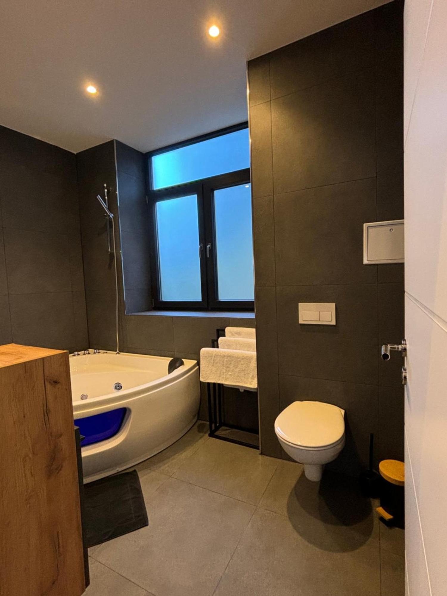 Luxus Apartment Mit Whirlpool In Kiel Dış mekan fotoğraf